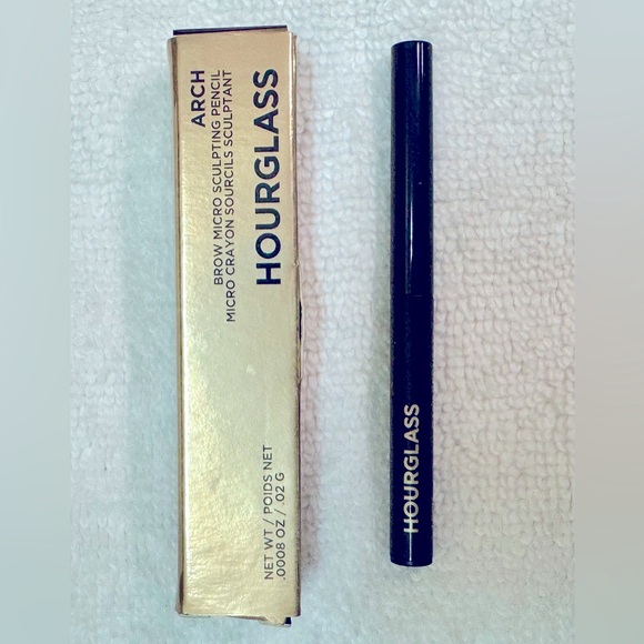 Hourglass DARK BRUNETTE ARCH™ BROW MICRO SCULPTING PENCIL - TRAVEL SIZE NIB - Picture 4 of 7